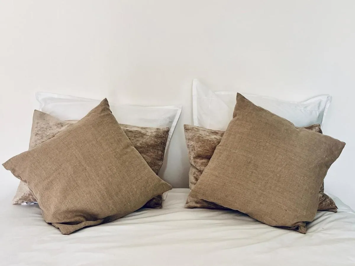 Le Grand Marais Metro Lines 1, 5, 8 Apartment Paris